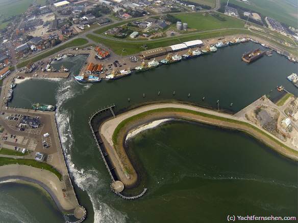 Hafen / haven / harbour Oudeschild Texel / Netherlands von oben / airview - by Yachtfernsehen.com